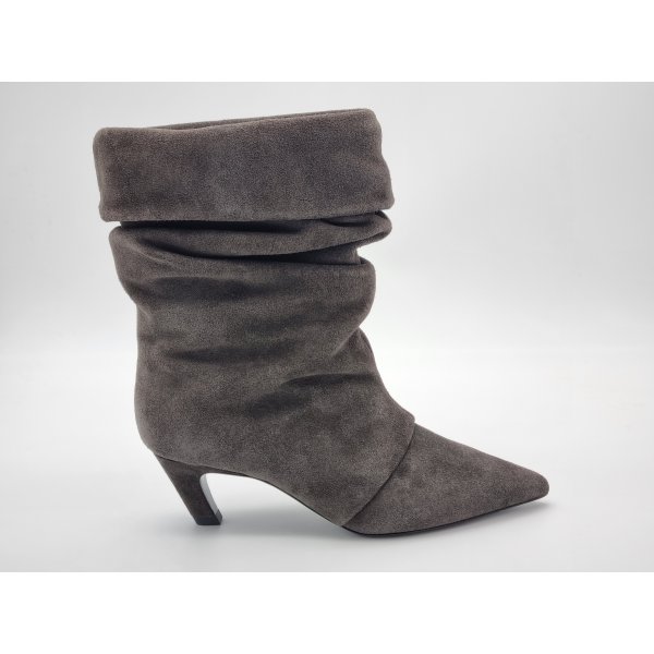ASH VIRGEE